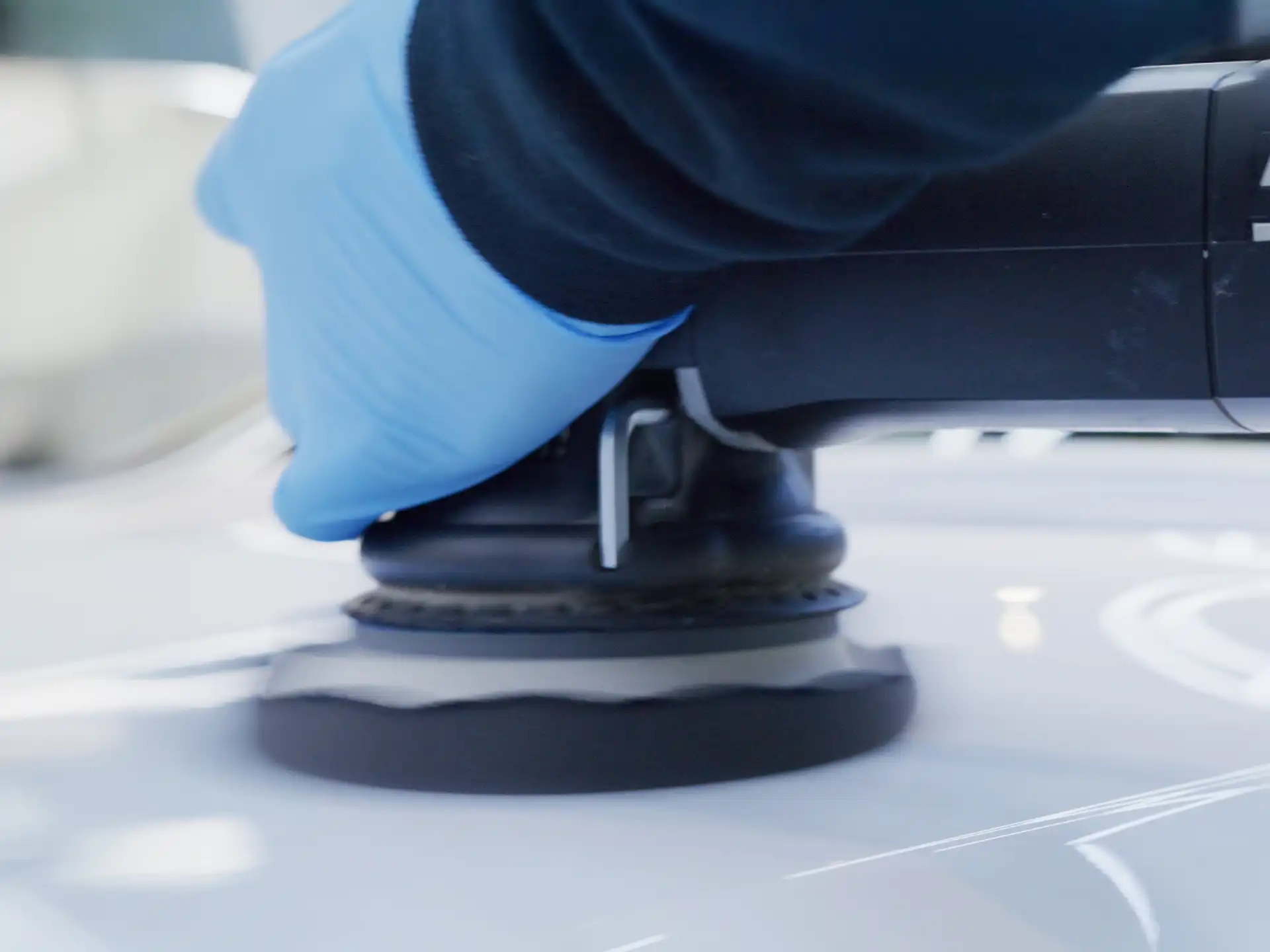 コーティング作業の様子